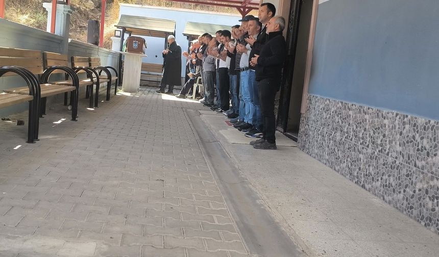 Çubuk’ta park halindeki araçta ölü bulunmuşlardı: Cenazeleri toprağa verildi