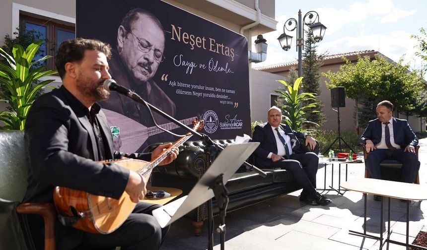 Kızılcahamam'da ‘Bozkırın Tezenesi’ Neşet Ertaş vefatının yıl dönümünde unutulmadı