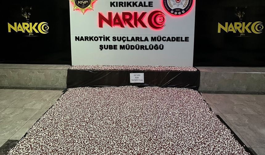 Ankara’dan çevre illere uyuşturucu sevkiyatına operasyon: İki araçtan 107 bin 200 sentetik ecza çıktı