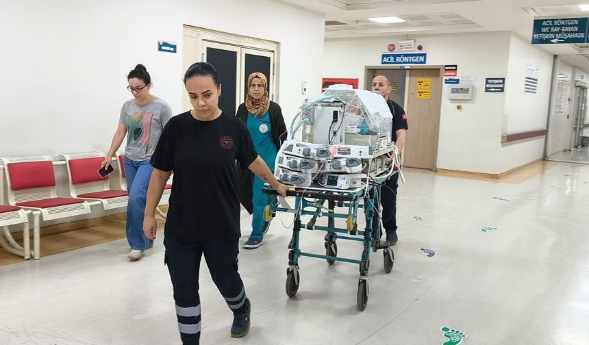 Kalp hastalığı teşhisi konan 8 günlük bebek Siirt’ten Ankara’ya hava ambulansıyla sevk edildi