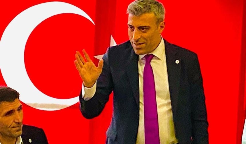 Öztürk Yılmaz kimdir? Öztürk Yılmaz hangi partiden? Yenilik Partisi Genel Başkanı kimdir?