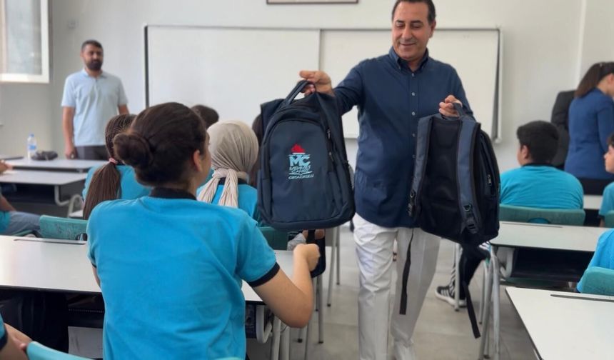 Mehmet Esra Cansız Vakfı'ndan öğrencilere yeni eğitim yılı sürprizi