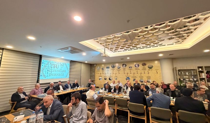 Bursa'da ekonomi masaya yatırıldı! Dünyanın ve Türkiye'nin önündeki tablo konuşuldu