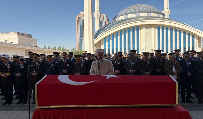 Ankara'daki askeri araç kazasında şehit olan Albay Gökgöz son yolculuğuna uğurlandı