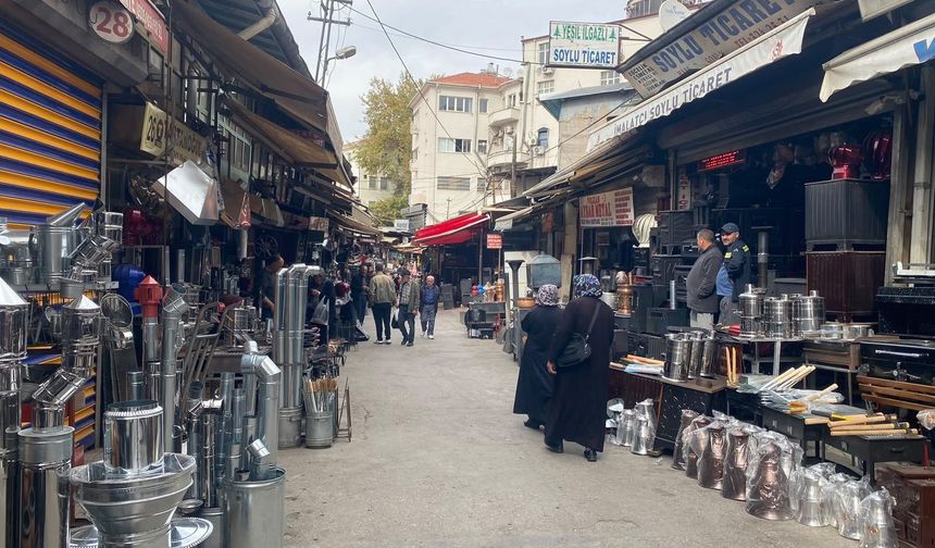 Ulus Sobacılar Çarşısı'nda kış hareketliliği! Fiyatlar 5 bin liradan başlıyor