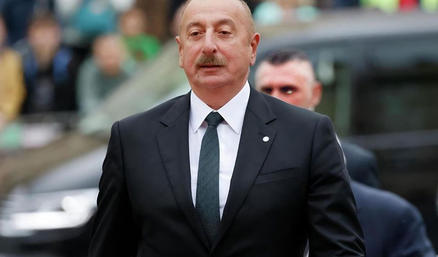 Azerbaycan'dan 31 Türk vatandaşına giriş yasağı: Listede tanınmış isimler var