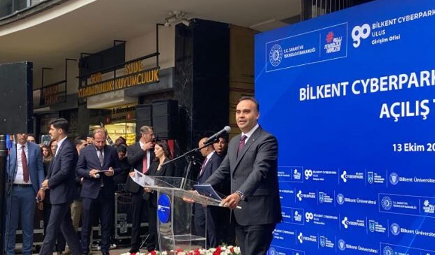 Bakan Kacır Ankara’da açılışa katıldı: Ulus’ta 80 ofisli yeni merkez!