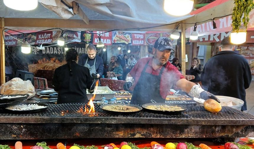 Karadeniz’in lezzetleri ve horon coşkusu Başkent’te