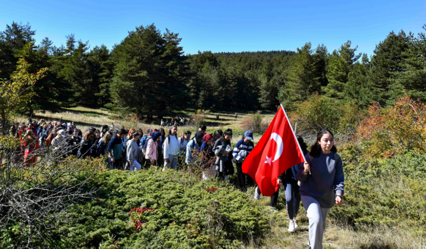 Ankara'da üniversitelilere doğa molası: 250 genç Kızılcahamam'da buluştu