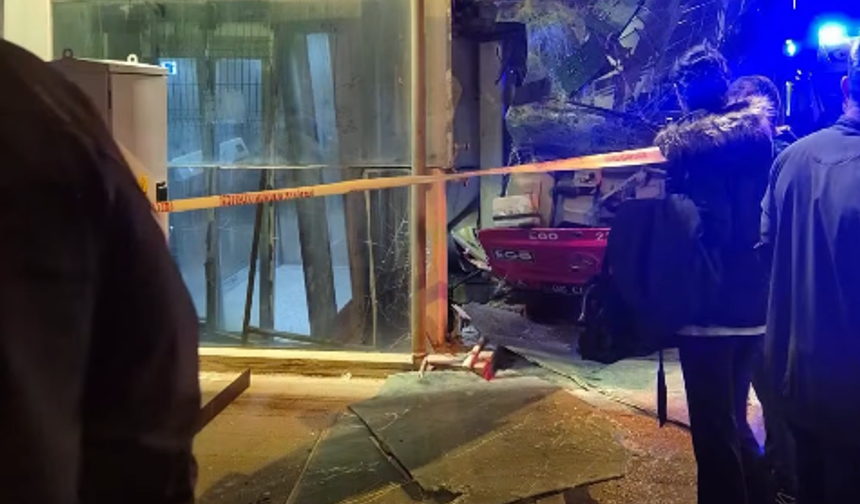 Son dakika: Ankara Etimesgut’ta EGO otobüsü kaza yaptı!