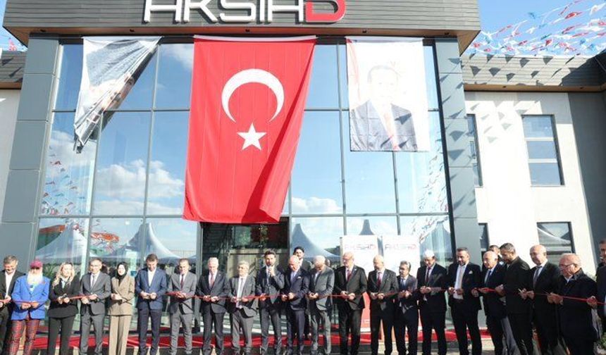 Ankara iş dünyası Akyurt'ta buluştu: AKSİAD'ın yeni hizmet binası açıldı!