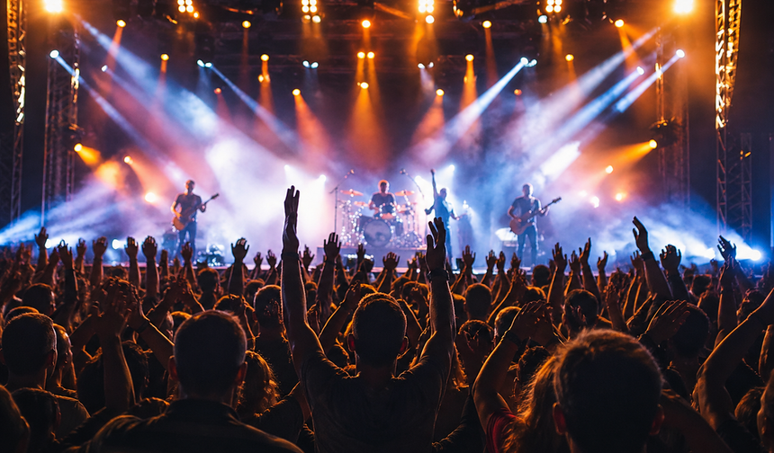 Ankara'da 28 Ekim konser ve tiyatro etkinlikleri: Bugün hangi sanatçılar sahne alacak?