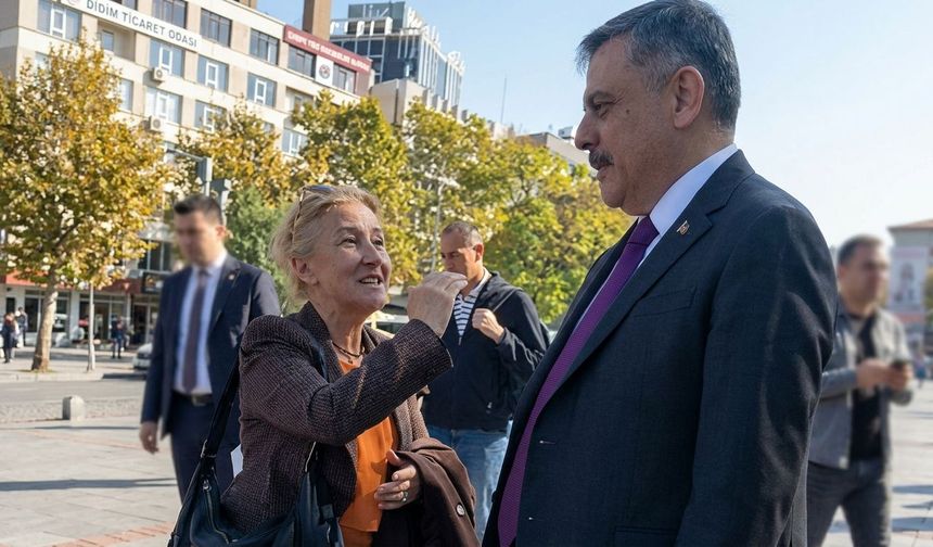 Ankara’da sokakta yürürken İçişleri Bakanı ile karşılaşabilirsiniz!
