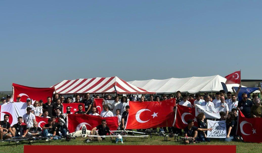 Ankara’nın gençlerinden ABD’de büyük başarı! Ödülü kazanan tek lise takımı oldular